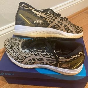 ASICS DS-Trainer 25 Boston Marathon edition, women size 9.5